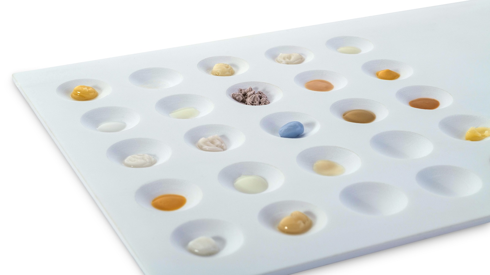 Das Sortiment bietet eine große Auswahl an verschiedenen Farbtönen und Konsistenzen.