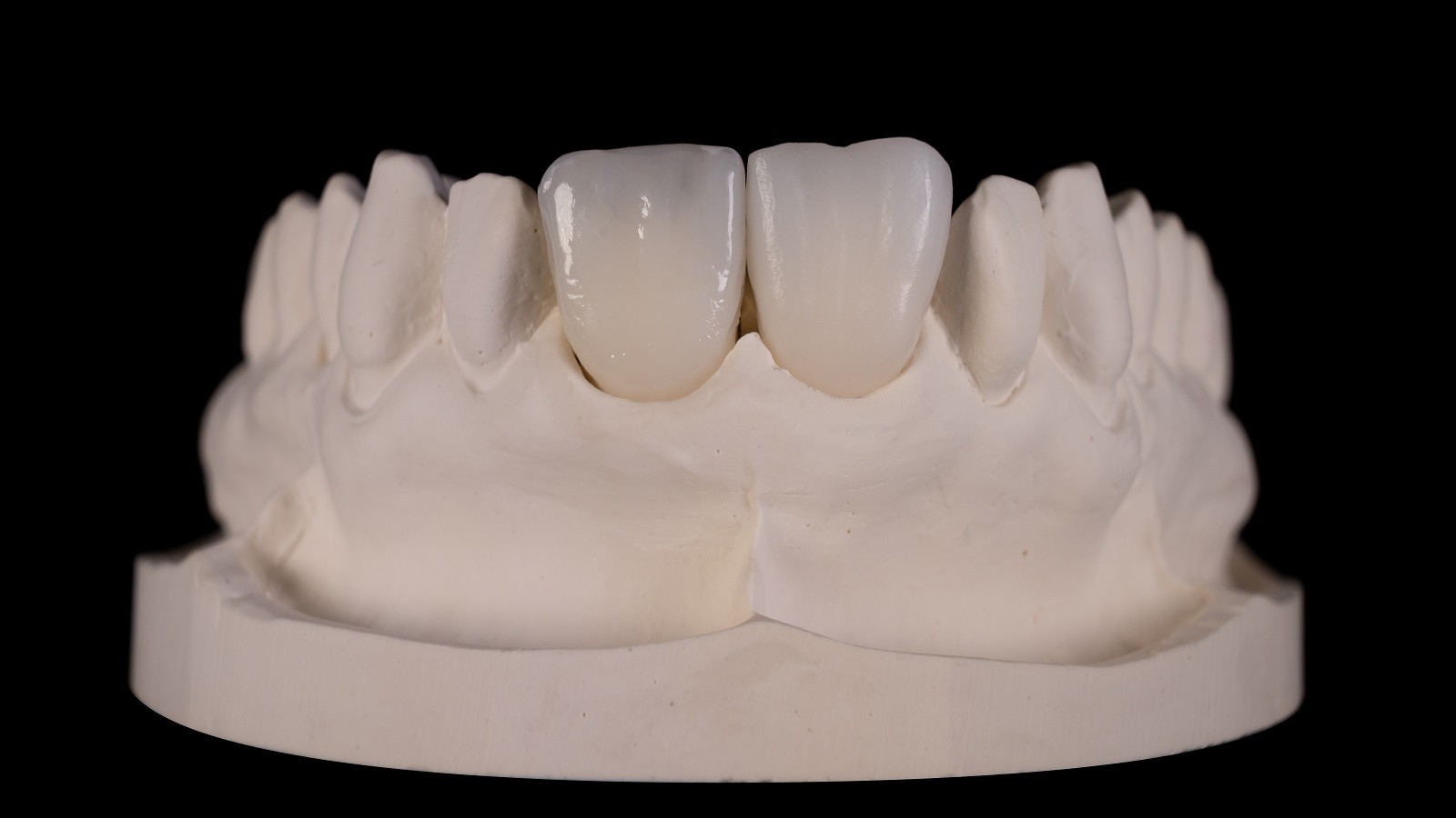 HeraCeram cre-active - Bleach please concept